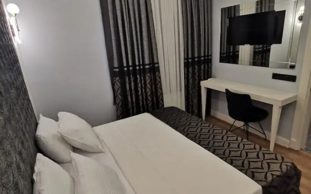 Luxx Garden Hotel