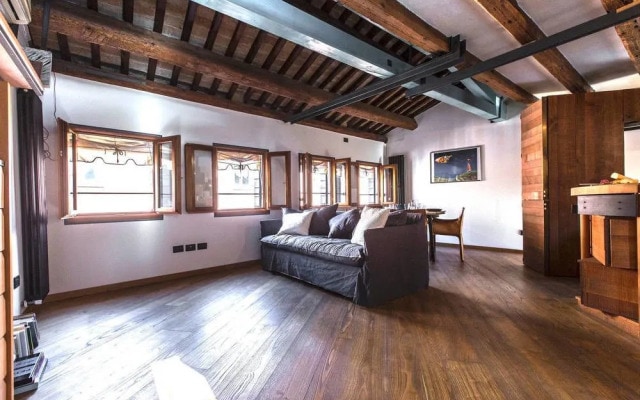 Grand Canal Design Apartment R&R