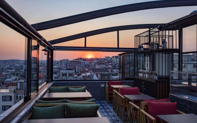 Grand Balyan Hotel & Restaurant