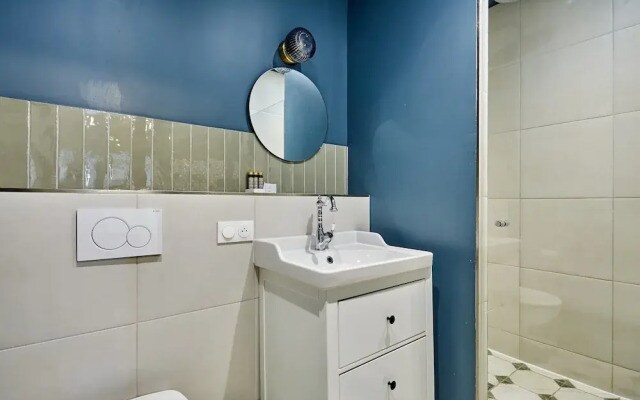 Charming Studio Center of Paris With AC