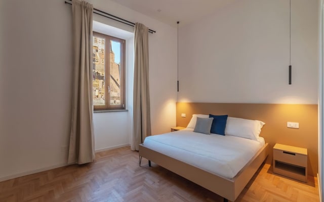 Large 6-Bed Stay near the Colosseum