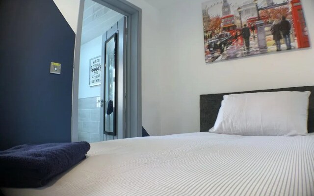 Grand Central Budget Modern Apartments