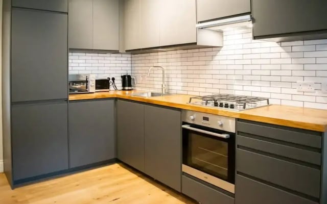 Spacious And Charming 2 Bedroom Flat Near Shepherd's Bush