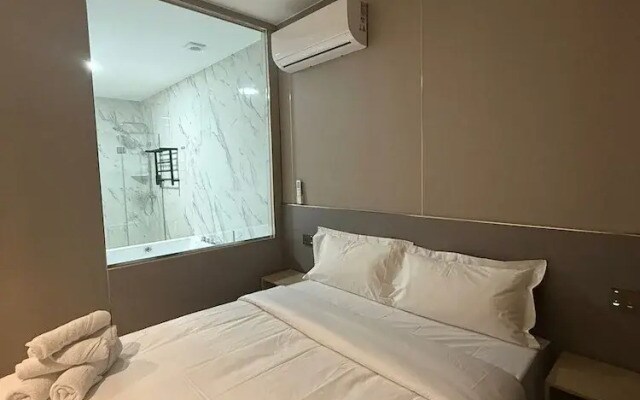 Hotel Golden Madrid