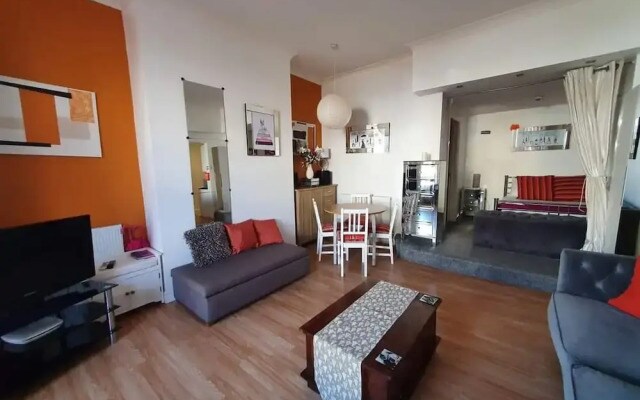 1 Bed Studio Sleeps 4 - Seaside, Dog Friendly
