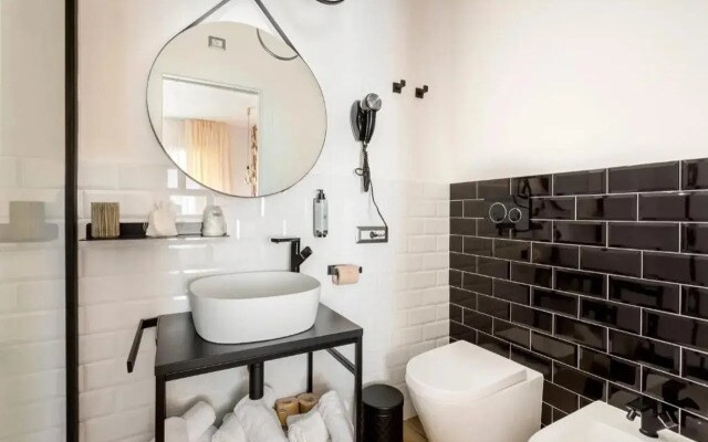 Romi Suite