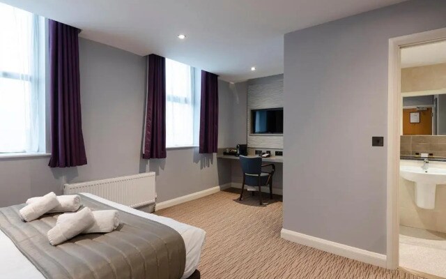 Surya Hogs Back Hotel and Spa