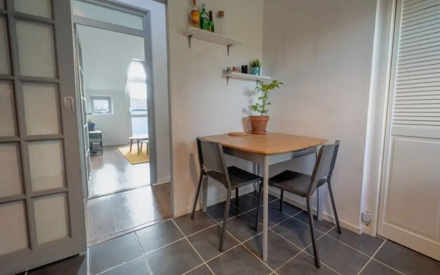 Modern 1 Bedroom Flat With Balcony Off Brixton Road