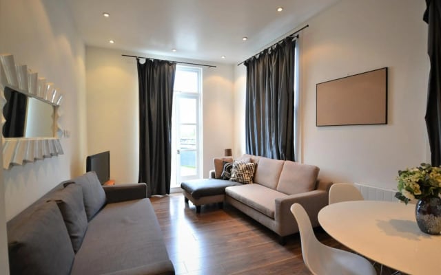 One Bedroom Apartment in Bayswater