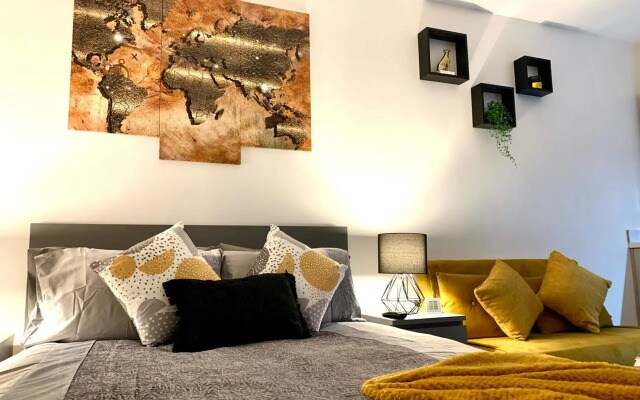 Beautiful Studio apartment in a house with parking