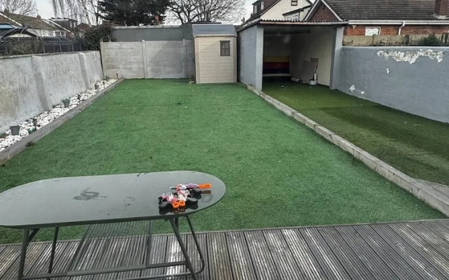 Charming Bungalow Rental in Rainham Comfort and Convenience