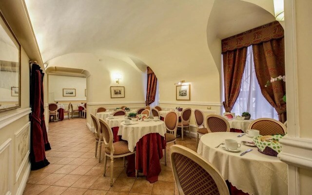 Отель Antico Palazzo Rospigliosi