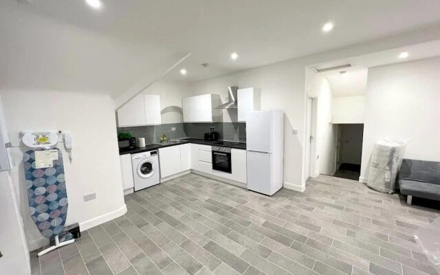 Spacious 3-bed Apartment in London