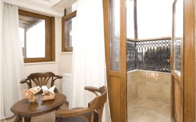 Dom Hotel