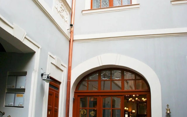 Hotel U Zlateho Jelena