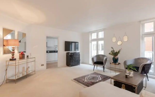 The Mayfair Muse - by Out of Office Lifestyle