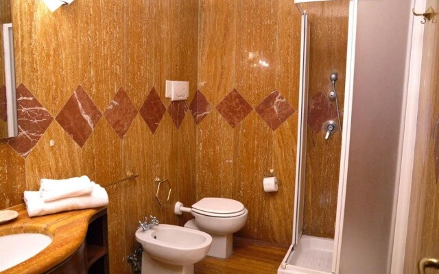 Rondanini in Rome with 1 bedrooms and 1 bathrooms