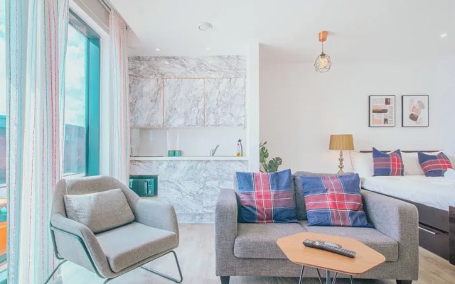 Vibrant Bright Apartment Sheffield Sleeps 2
