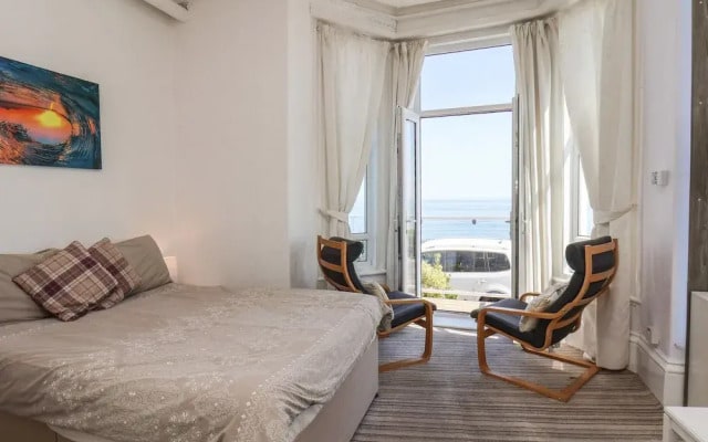 2 Beach View @ Beaconsfield House