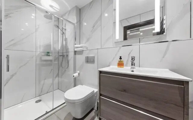 Luxury Flat in North West London