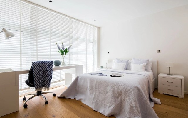 Hyde Park Luxe