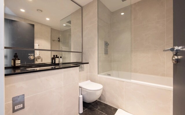 Contemporary One Bedroom Apartment - Borough
