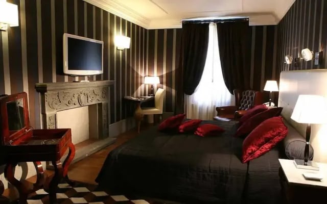 The Inn at the Spanish Steps Elegant Collection - The Jewel