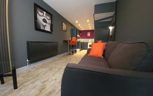 Comfortable 1-bed Apartment in Liverpool Sleeps 4