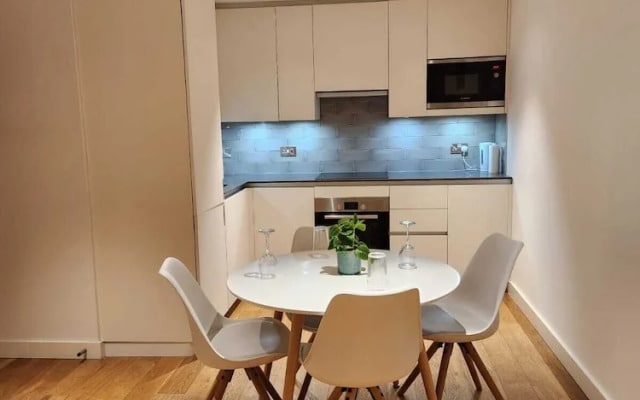Kaf Luxury 1 Apartment in Canning Town London
