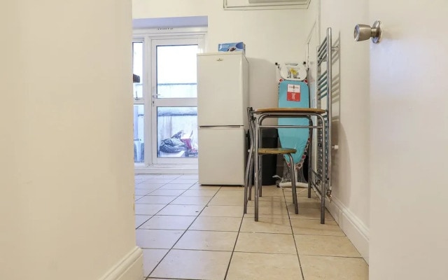 Sidney Street B - Deluxe Single Room 4