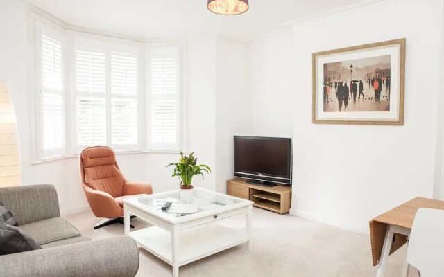Lovely 1 Bed Self-Contained Flat in Greenwich
