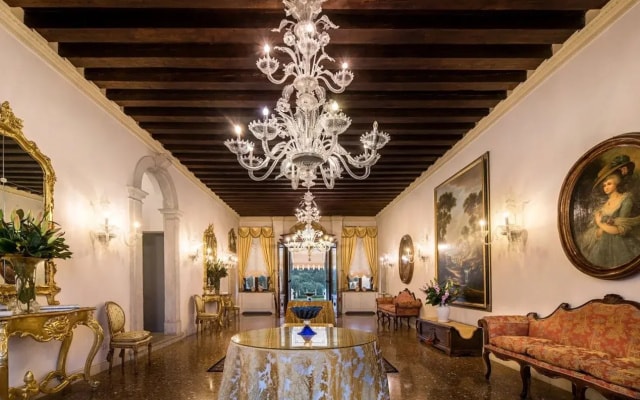 Villa Franceschi Hotel & Resort