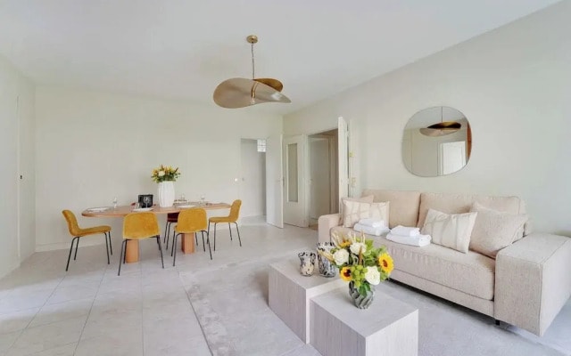 Modern apt With Balcony-2br/6p-neuilly-sur-seine