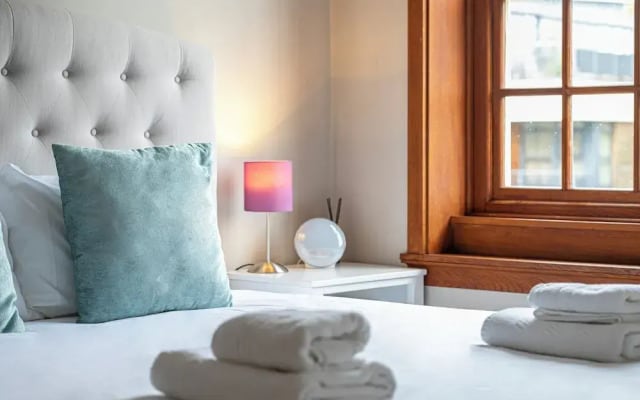 Peaceful Putney Apartment by Underthedoormat, London