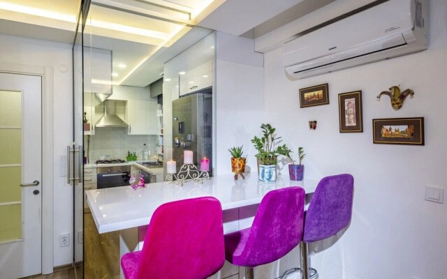 Flat With Rainbow Themed Interior in Goztepe