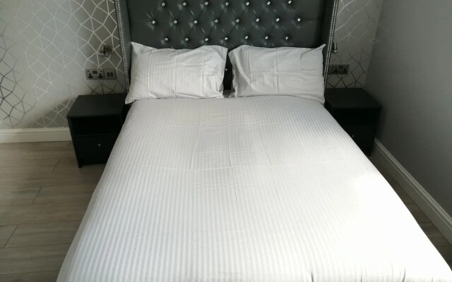 Encore Rooms