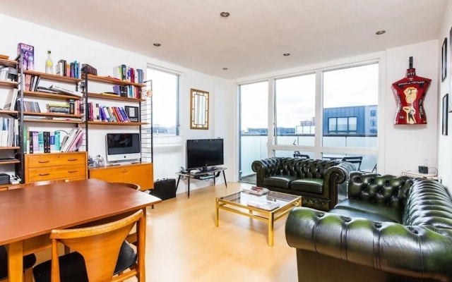 1 Bed Top Floor Flat near Shoreditch