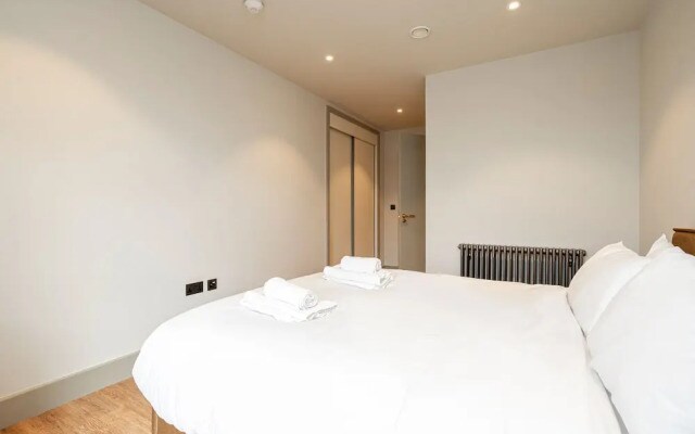 Spacious Flat in North London