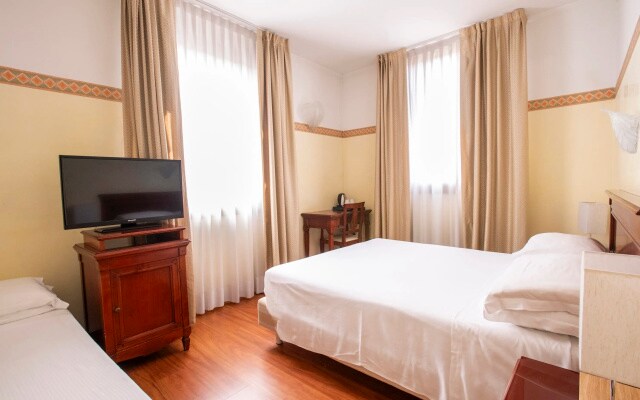 Russo Palace Hotel