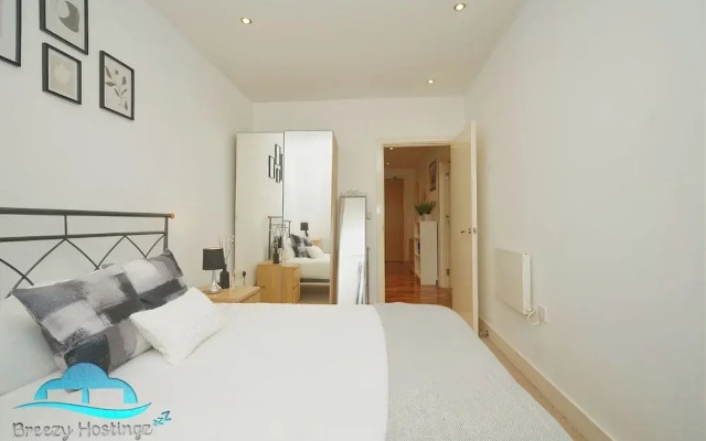 2 Bed Flat - Sleeps 6 - Parking - Wifi
