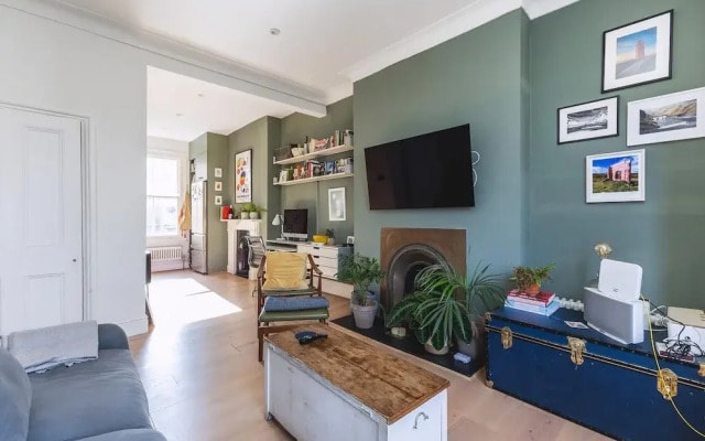 Leafy & Stylish Brixton Retreat