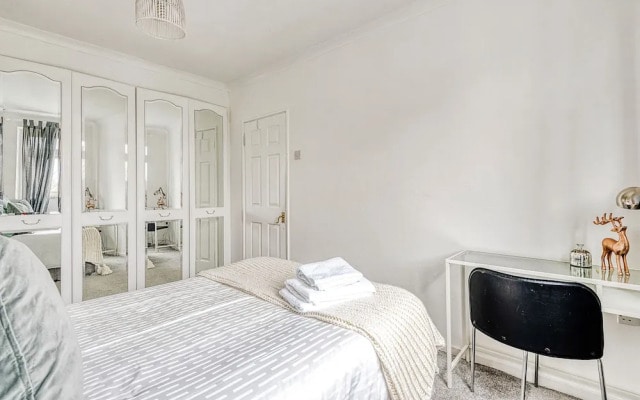 Spacious 3 Bedroom Garden House