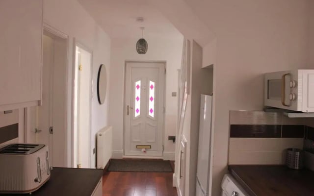 Cosy 3 bedroom house in quiet residential area