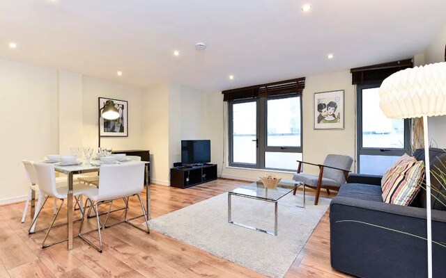 Deluxe London Bridge Apartment