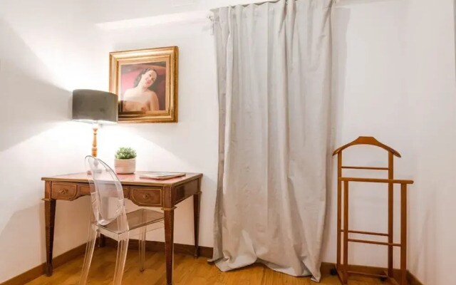 Modern Flat in Historic Rome Center