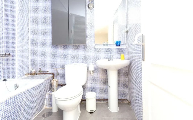 Apartment with 2 Bedrooms in Madrid, with Wifi