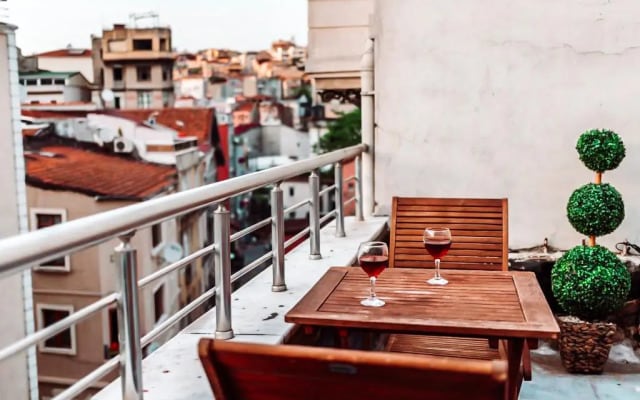 Galata Aristo Suites