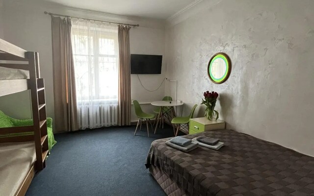 Меблированная комната Family House (Фэмили Хаус) на проспекте Независимости