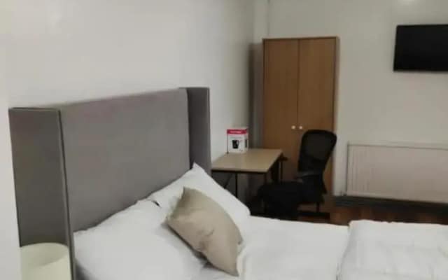 OYO The Silver City Hotel