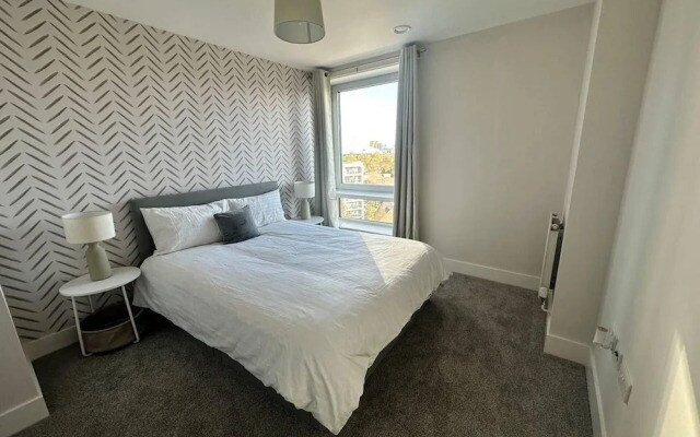 2 Bed Flat - Sleeps 4 - Balcony - Smoking